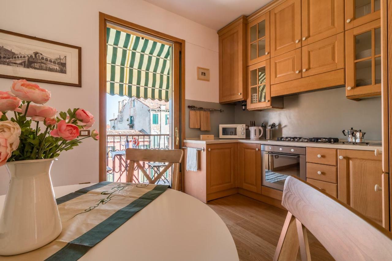 Sunny Nest Canal View In Venice Chic Movida Exterior foto